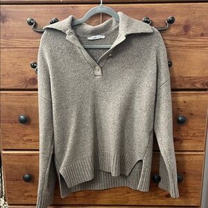 Abercrombie & Fitch Sweater